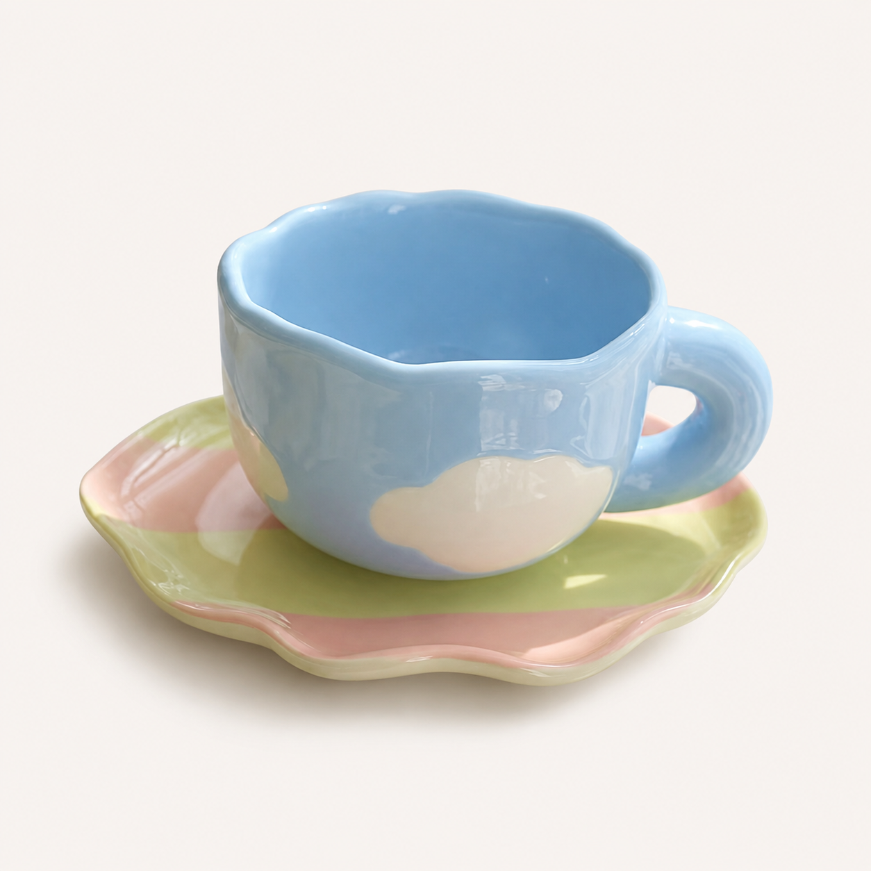 Keramiktasse mit organischer Form und Untertasse – 200 ml