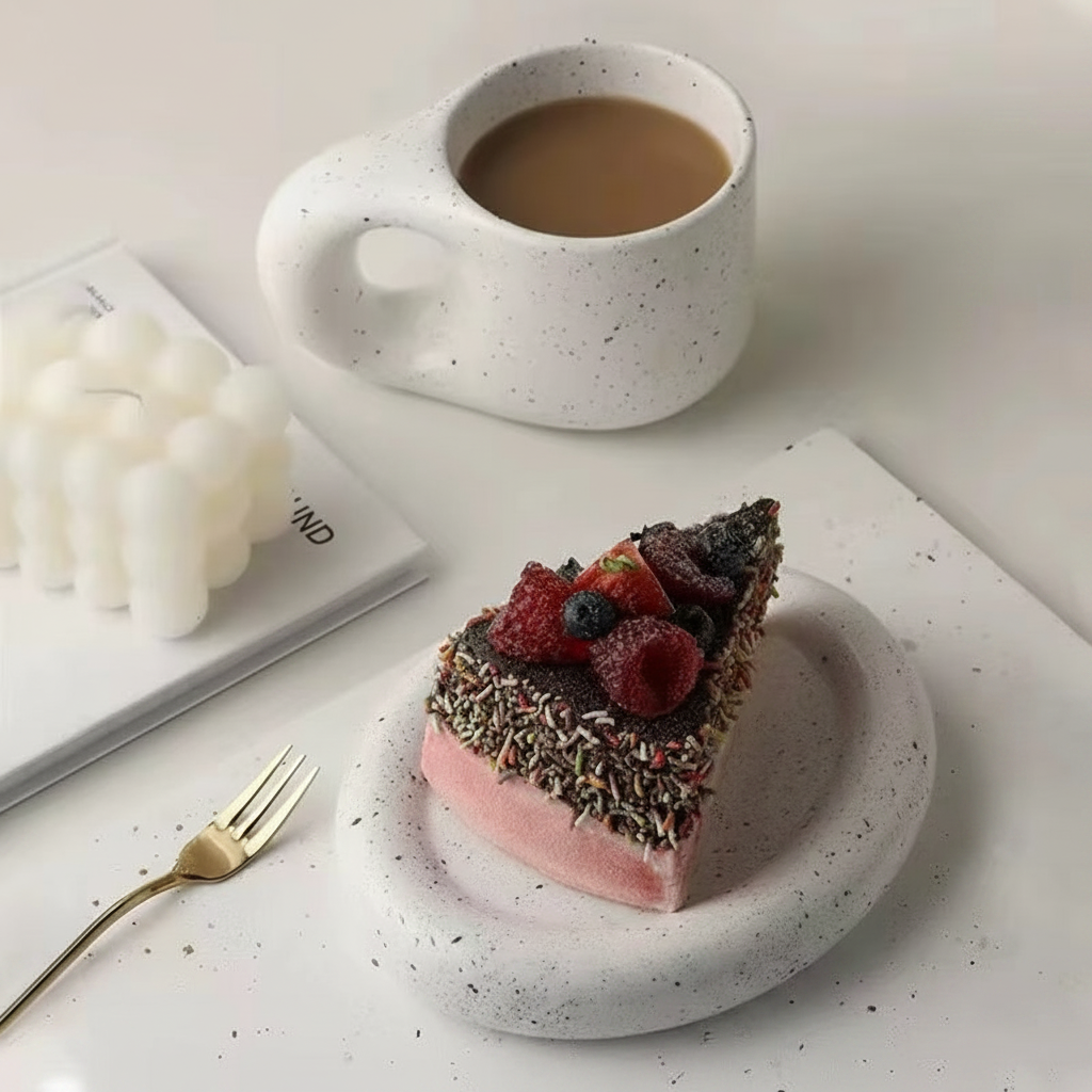 Chubby Keramiktasse mit Untertasse