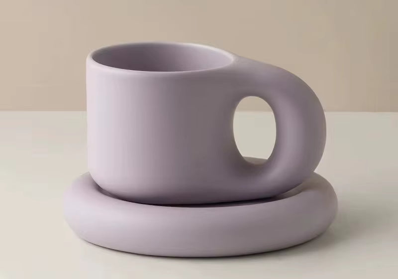 Chubby Keramiktasse mit Untertasse