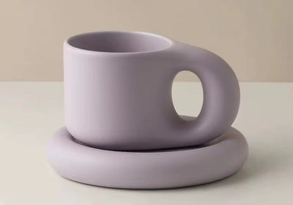 Chubby Keramiktasse mit Untertasse